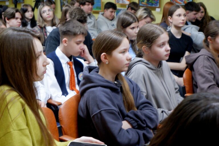 2MPKIAx4JInEKOgHuWh1Kr_er6EUhI9RGroKmz_Ol1WWzpb2PDlyqQwr-T-Jx7aXyxgQUfo1ac3KOkZS533LwXwo